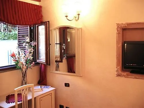 Sweet Dream Trevi Oda ve Kahvaltı 4*